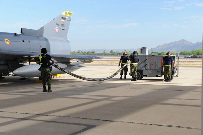 Tiêm kích chiến đấu Kfir C-10 của Colombia tại căn cứ Mỹ
